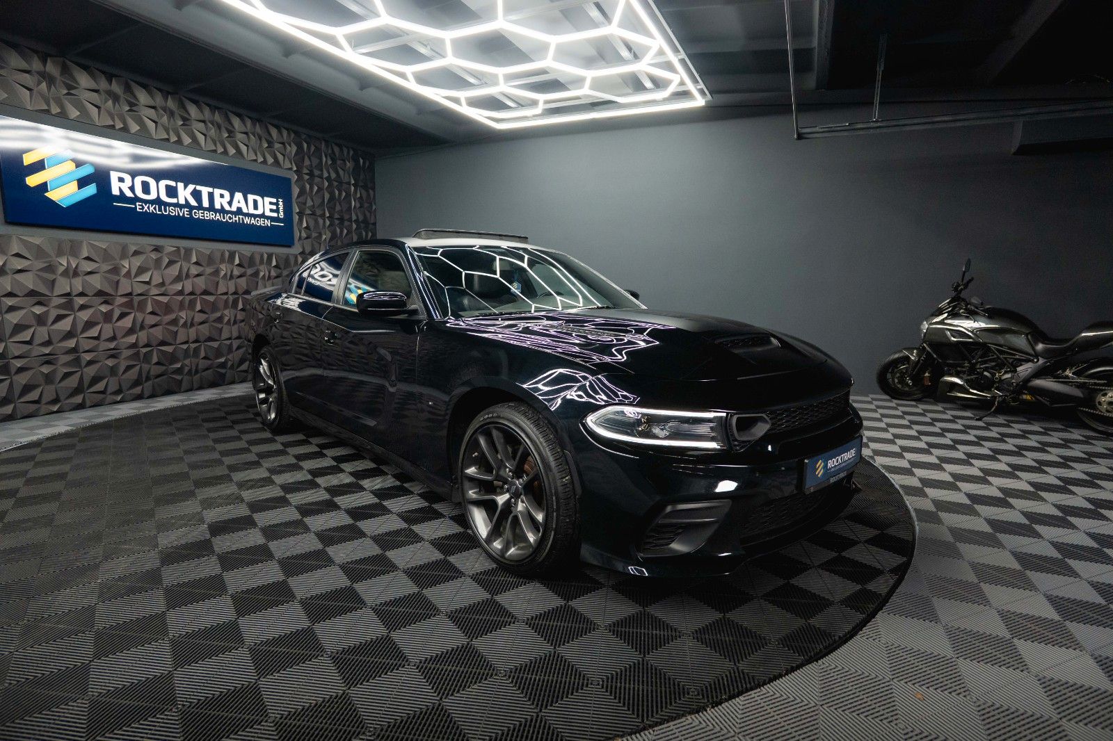 Fahrzeugabbildung Dodge Charger 5.7 V8 HEMI R/T DAYTONA Performance