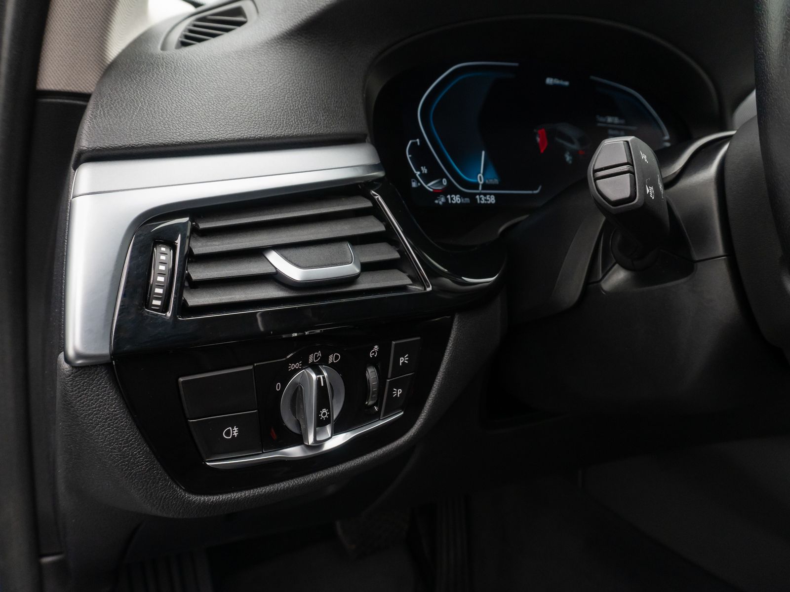 Fahrzeugabbildung BMW 520e Alarm DAB Kamera Cockpit Sport Leder 18Zoll