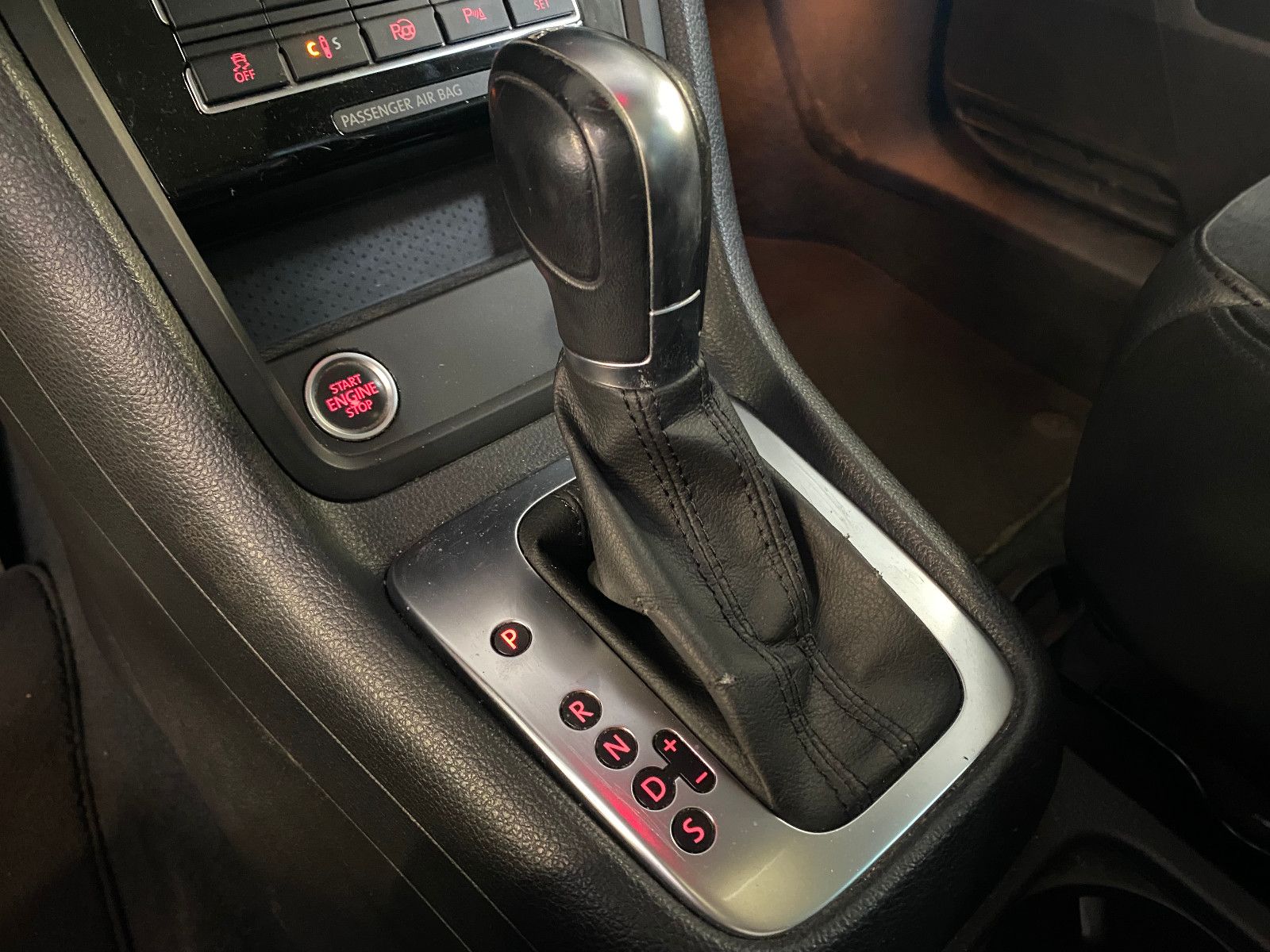 Fahrzeugabbildung Volkswagen Sharan Highline TDI DSG AHK DCC Pano Xenon Sthz