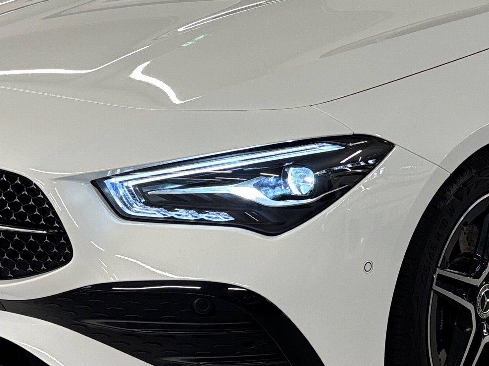 Fahrzeugabbildung Mercedes-Benz CLA 200 AMG Prem *Pano*STDHZG*Distro*360°*Night*