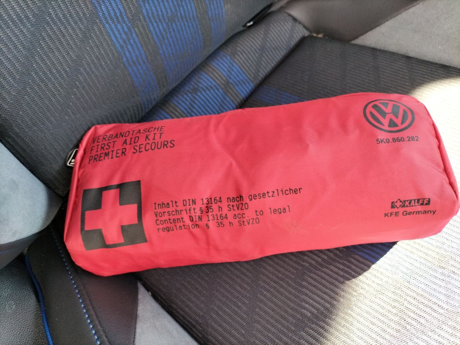 Fahrzeugabbildung Volkswagen Golf VIII R 4M  DSG Matrix Navi Harman AID ACC R