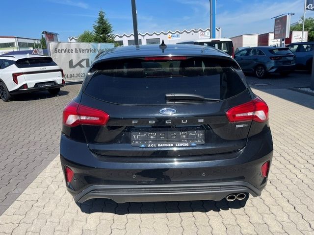 Fahrzeugabbildung Ford Focus ST-Line LED Kamera SpurhalteASS Tempomat