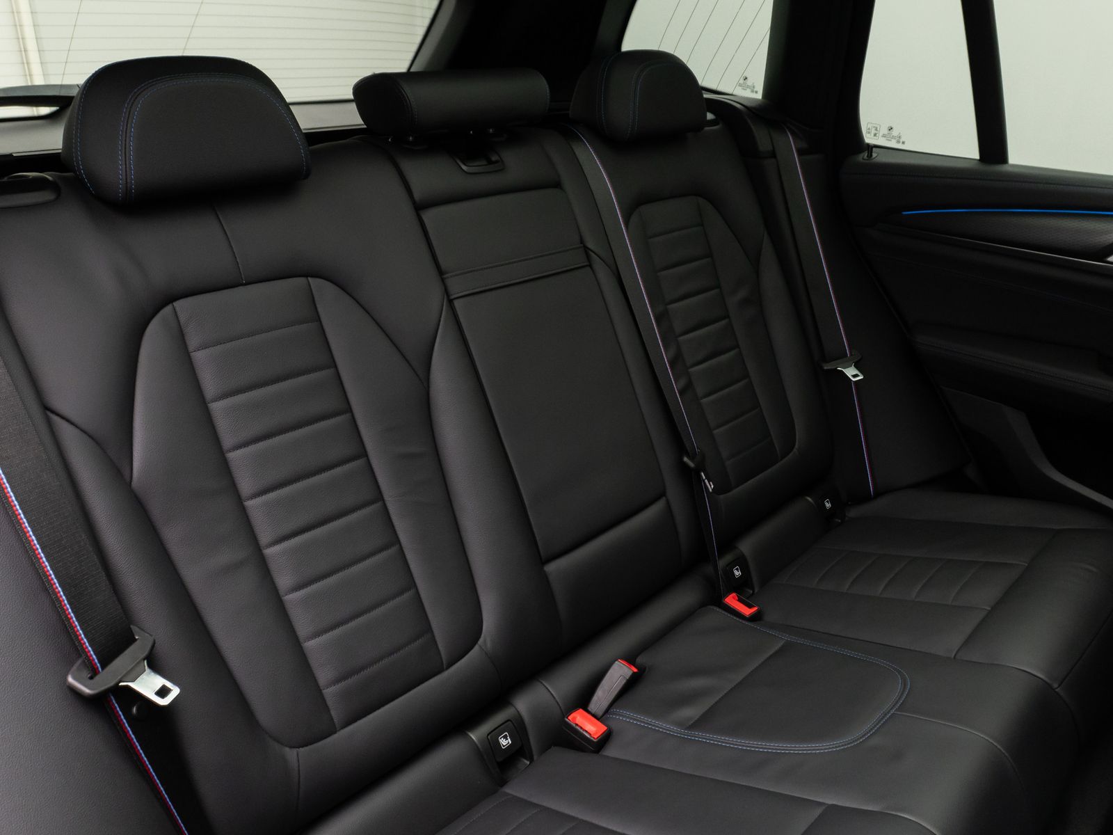 Fahrzeugabbildung BMW iX3 Impressive M Sport Panoram Laser 360°HUD H/K