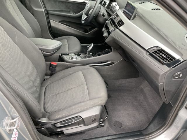 Fahrzeugabbildung BMW X2 sDrive 18i Autom. Navi, Sitzheizung, DAB