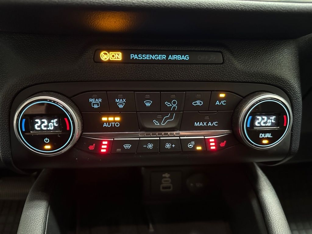 Fahrzeugabbildung Ford Kuga 2.0 Vignale ACC Pano SDHZ Navi LED HUD 4SHZ