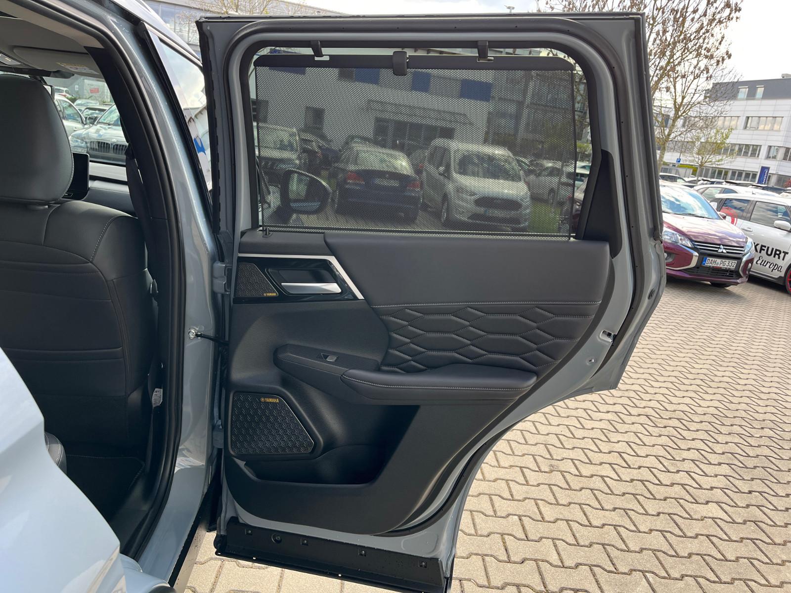 Mitsubishi Outlander 2.4L PHEV TOP 2-Farb