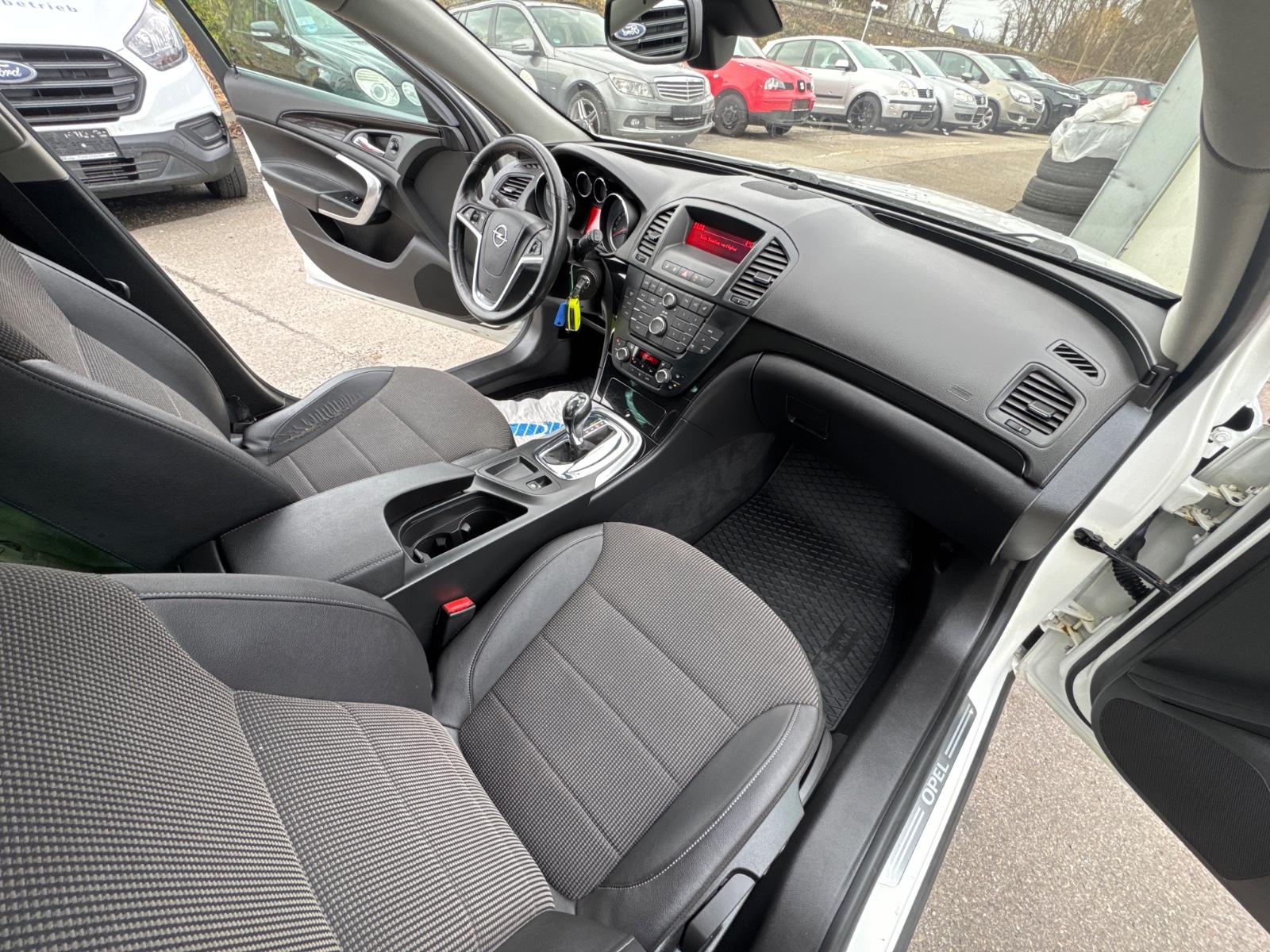 Opel Insignia 2012 — photo 12