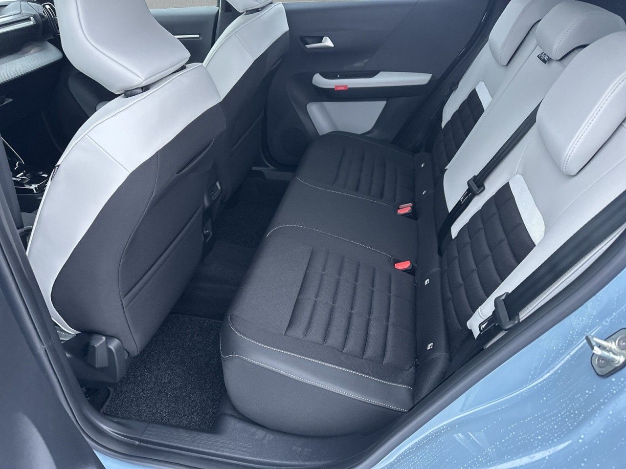 Fahrzeugabbildung Citroën C3 Aircross Hybrid 145 PLUS