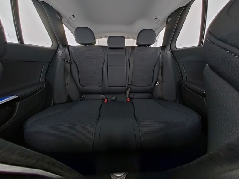 Fahrzeugabbildung Mercedes-Benz C 180 T Avantgarde AHK+TOTW+R-Kamera+DAB
