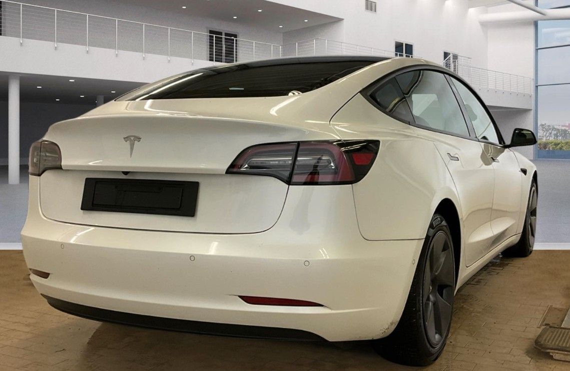 Fahrzeugabbildung Tesla Model 3 Standard Range Plus NAVI/KAMERA/SH/PANO