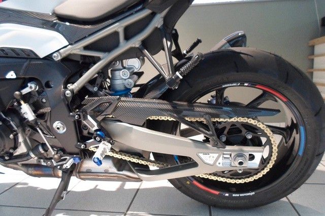 Fahrzeugabbildung BMW M1000R mit Competition Paket sofort verfügbar