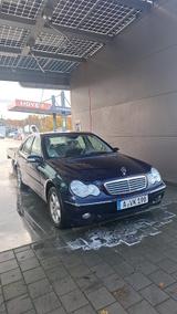 Mercedes-Benz C 240 2,6l V6 - blaue Mercedes-Benz C 240