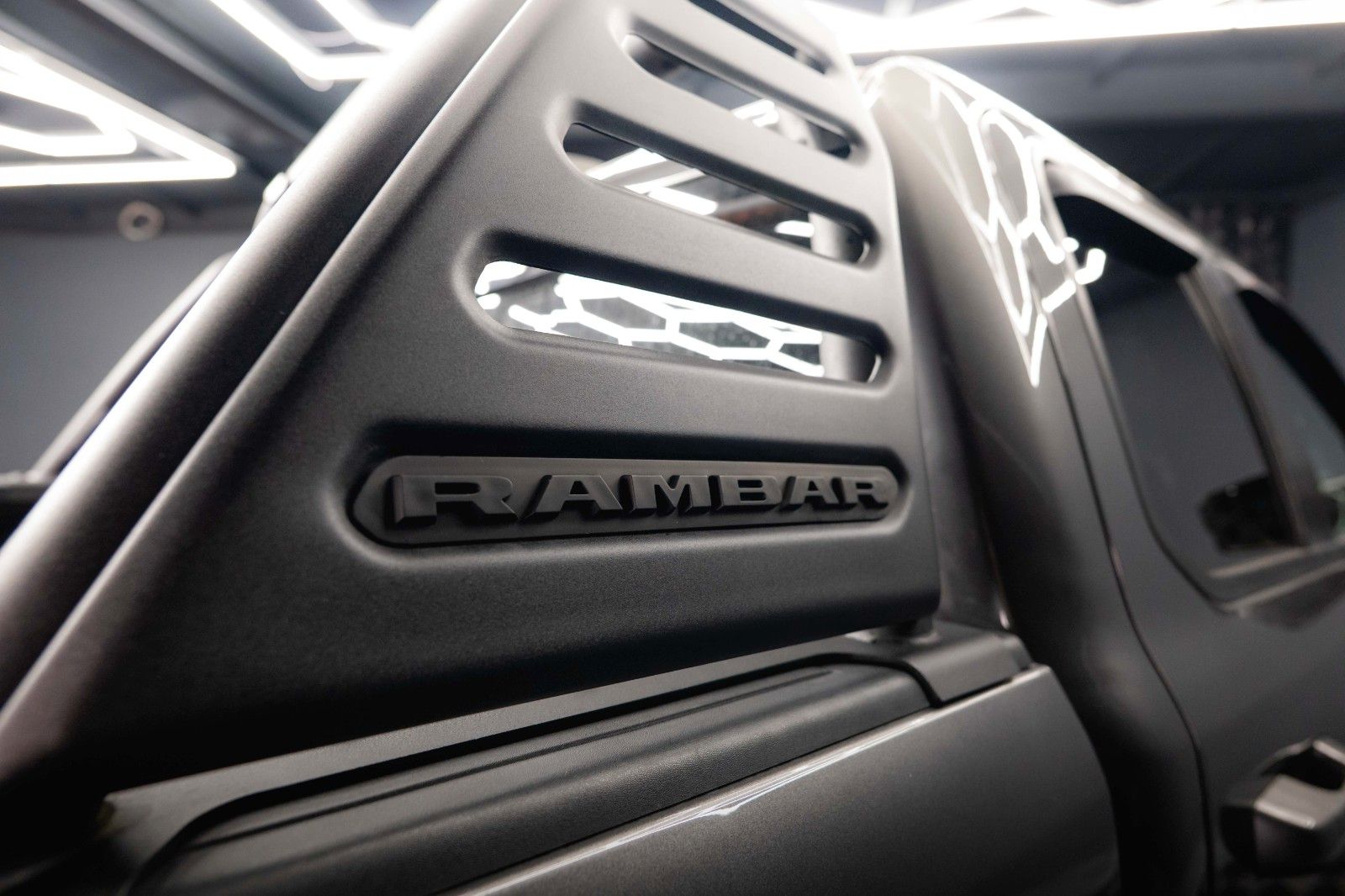 Fahrzeugabbildung Dodge RAM 5.7 V8 HEMI 4x4 OFFROAD Night Limited 19%