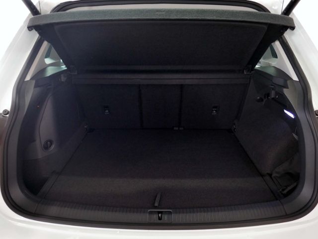 Fahrzeugabbildung Volkswagen Tiguan  Elegance 1.4 TSI eHybrid LED AHK RFK ACC
