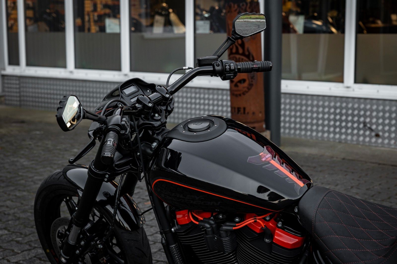 Fahrzeugabbildung Harley-Davidson FXDR 114 CUI - Jekill  - Thunderbike Umbau