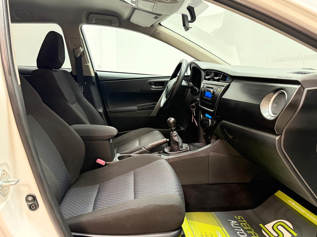 Toyota Auris Touring Sports