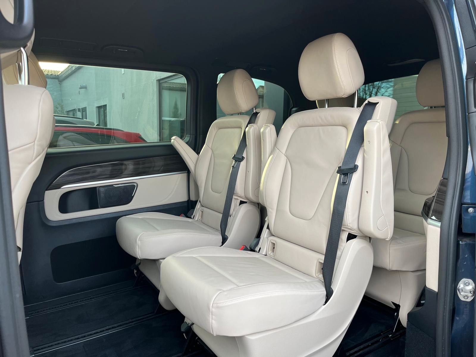 Fahrzeugabbildung Mercedes-Benz V 300 d AVANTGARDE EDITION 2023 4Matic