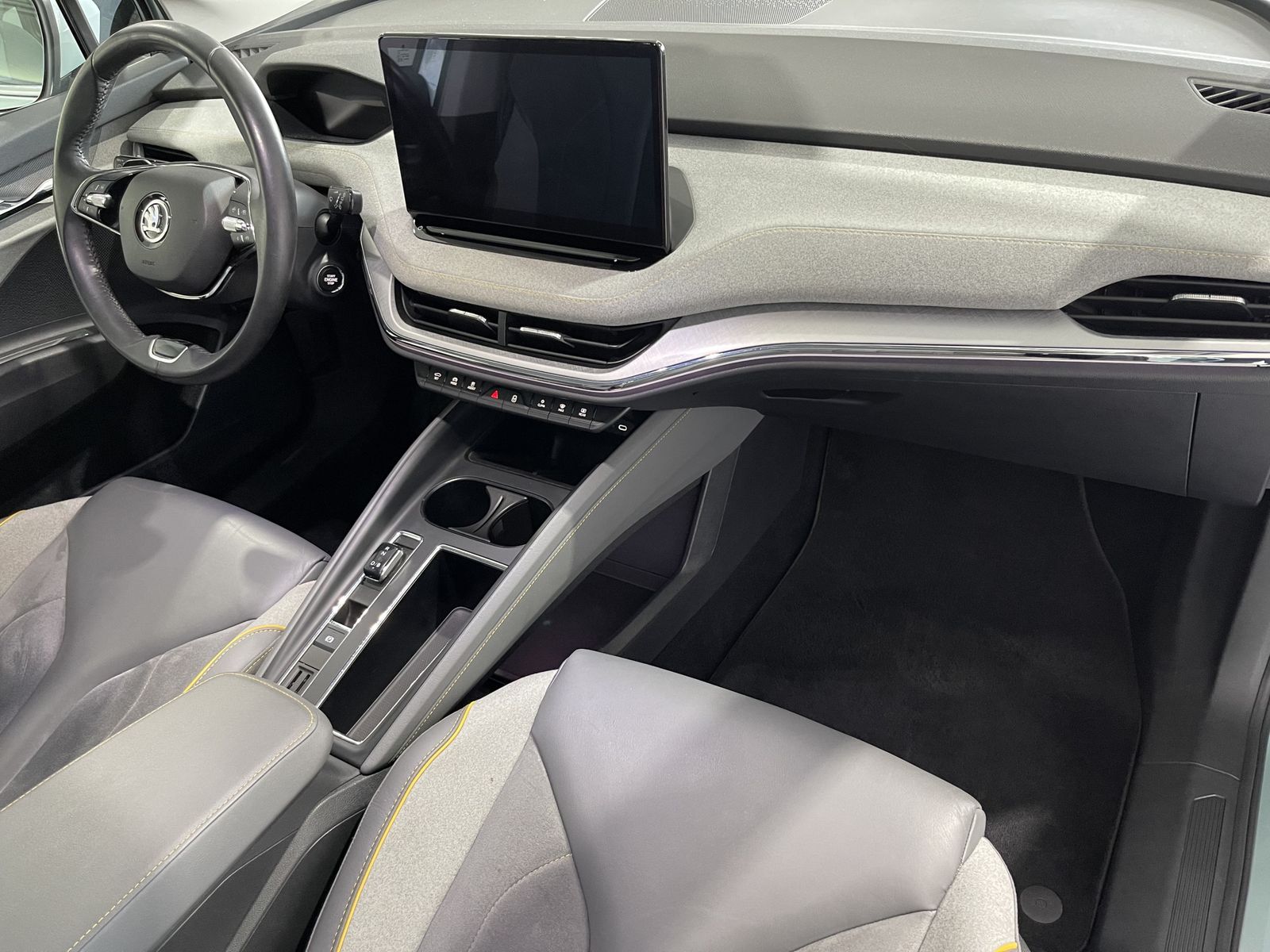 Fahrzeugabbildung SKODA Enyaq 60 Lounge*LED-Matrix*Leder*WP*Cam*Pano*