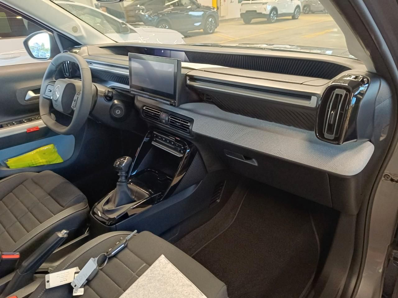 Fahrzeugabbildung Citroën C3 Turbo 100 Max Winter Paket Allwetterreifen