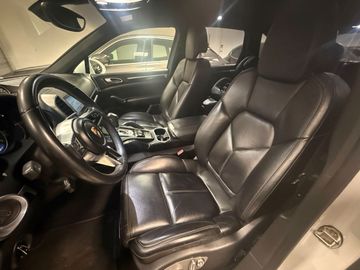 Porsche Cayenne - 10
