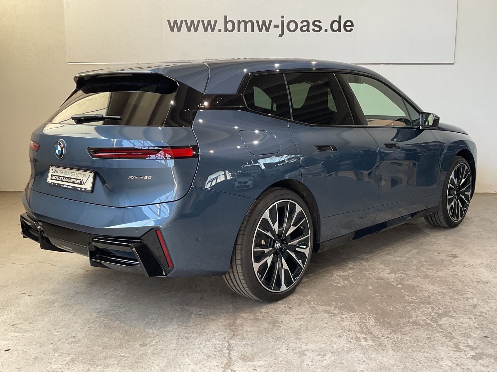 Fahrzeugeinzelansicht 17 Fahrzeugabbildung BMW iX xDrive60 |Aktivlenkung |Luftfederung |Sitzbel