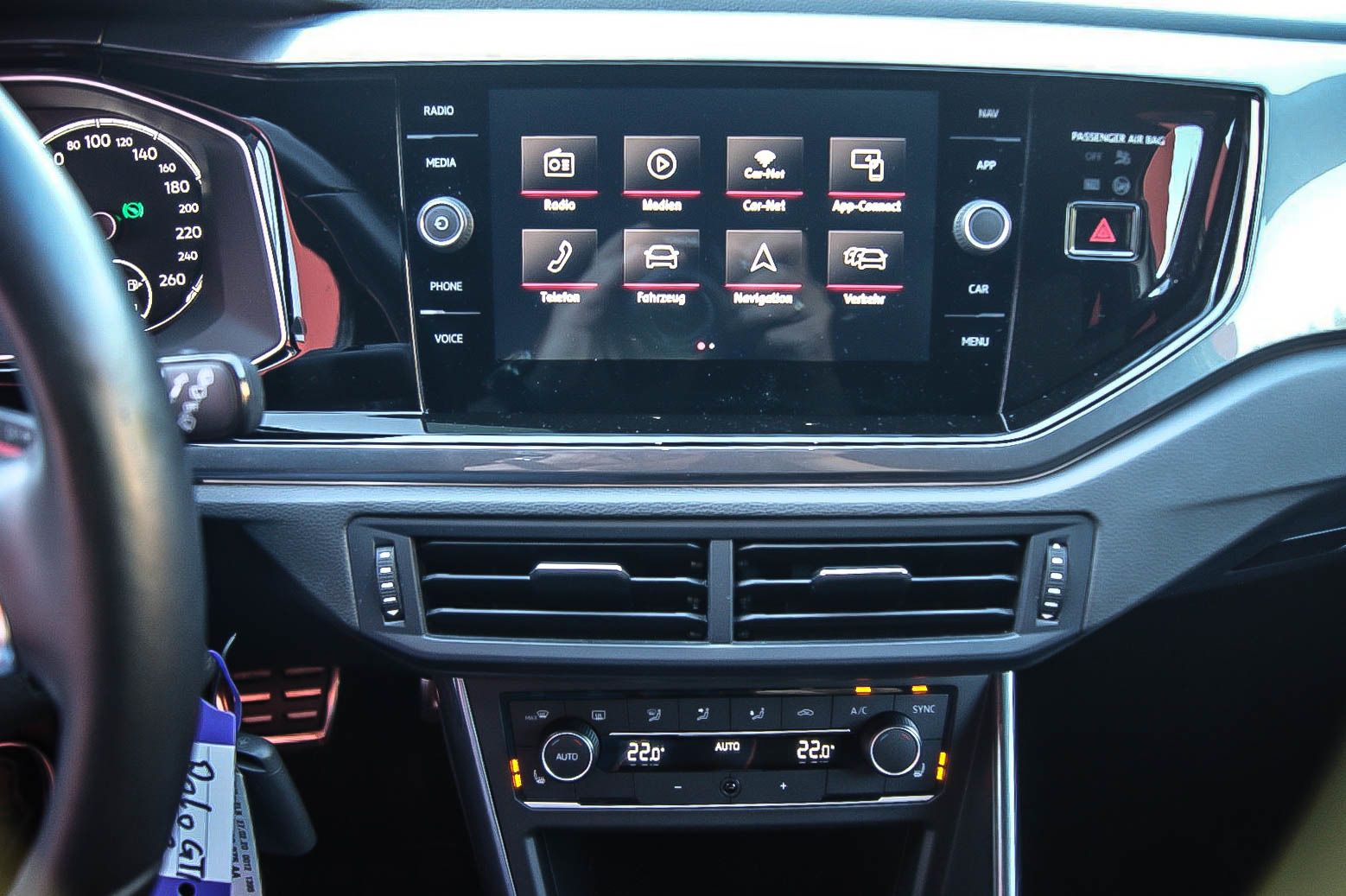 Fahrzeugabbildung Volkswagen Polo GTI 2.0 TSI DSG NAVI LED ACC SPORT 1.HAND