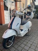 Vespa GTS 300 - Yacht Club - Sondermodell - VESPA GTS 300 YACHT CLUB