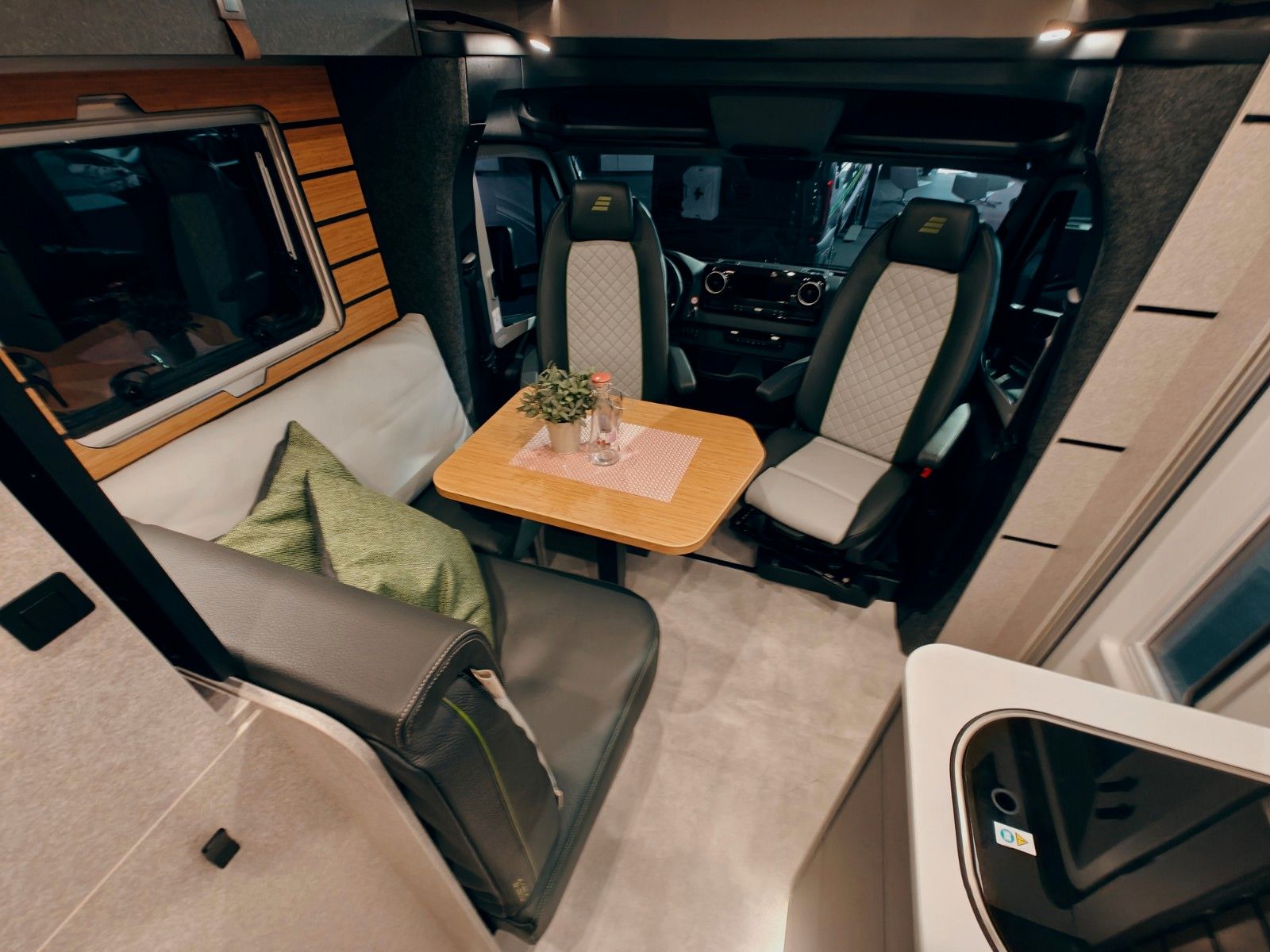 Fahrzeugabbildung HYMER / ERIBA / HYMERCAR ML-T 570 - Crossover
