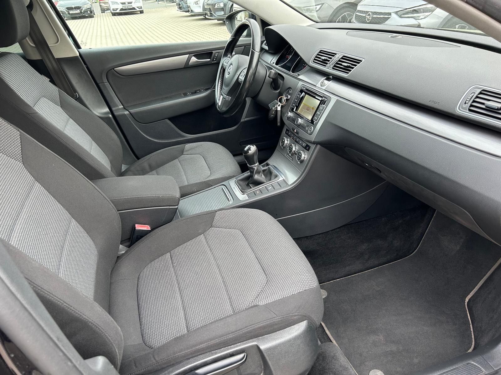 Fahrzeugabbildung Volkswagen Variant 2.0 TDI°4Motion°AHK°Navi°PDC°