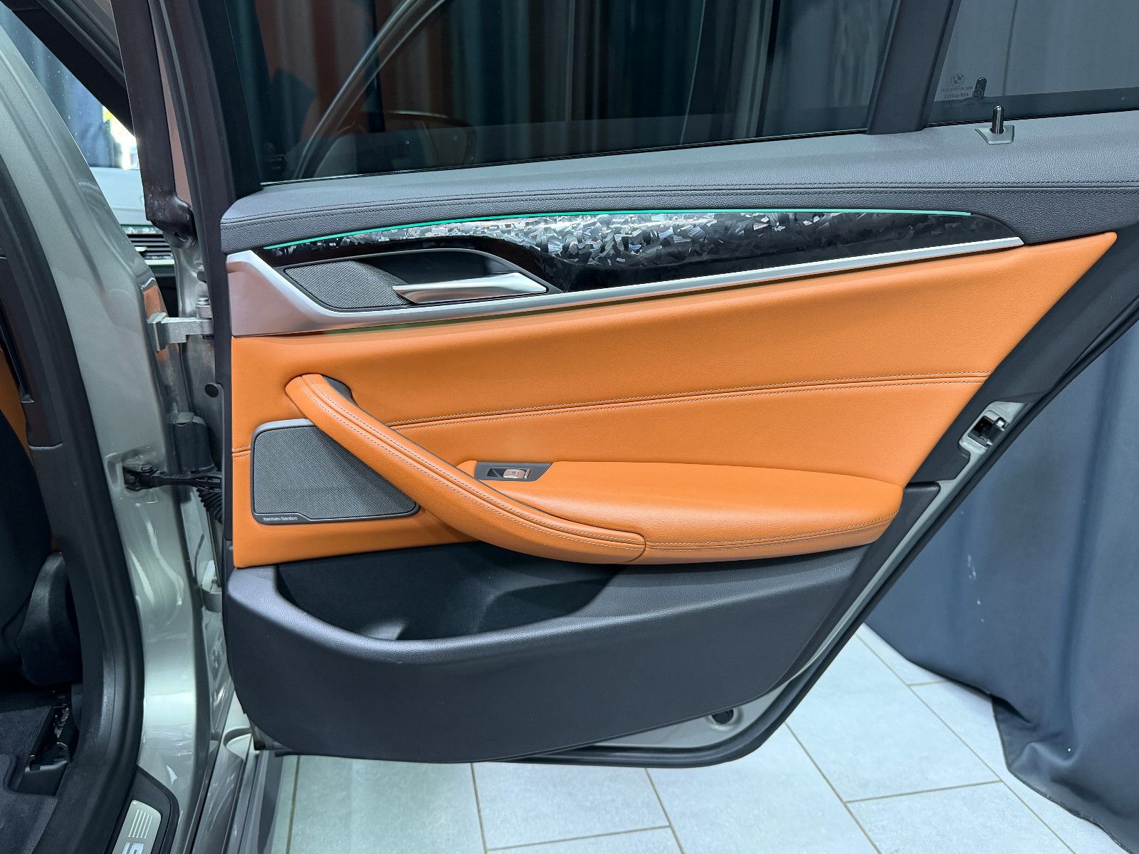 Fahrzeugabbildung BMW M5 Limousine|H&K|PANO|360°|M-DRIVERS|LCI