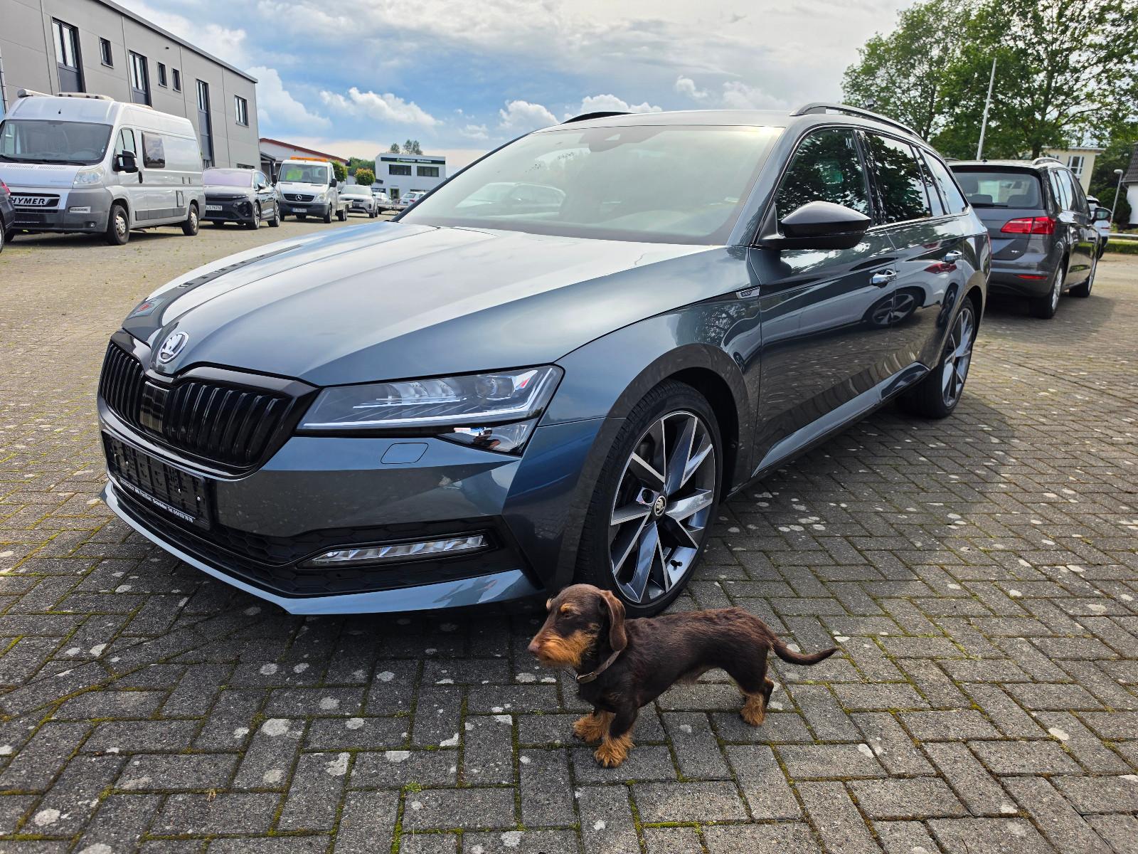 Skoda Superb Combi Sportline NAV KAM ACC SHZ VCP AHK