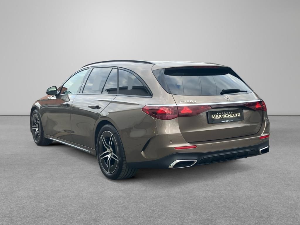 Fahrzeugabbildung Mercedes-Benz E 220 d T AMG*NIGHT*MEMO*KEYL*BURM*DIGITAL-LIGHT