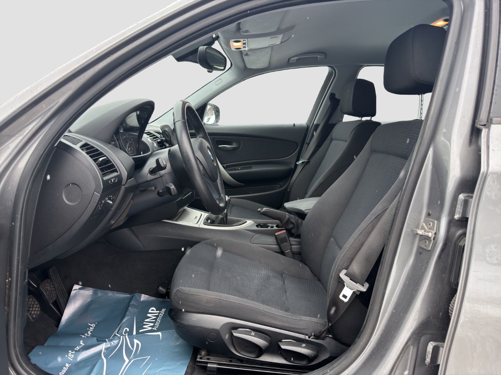 Fahrzeugabbildung BMW 118i Limousine /Klimaautom./Sitzhz./PDC/
