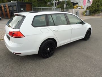 Volkswagen Golf - 10