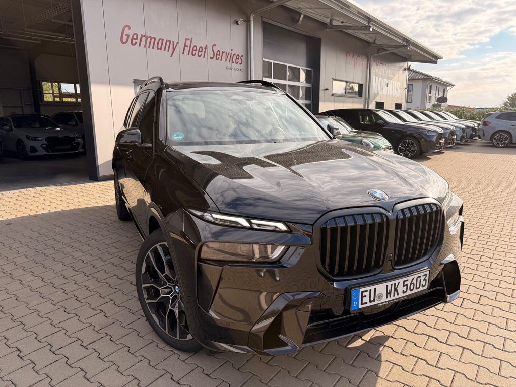 Image of BMW X7