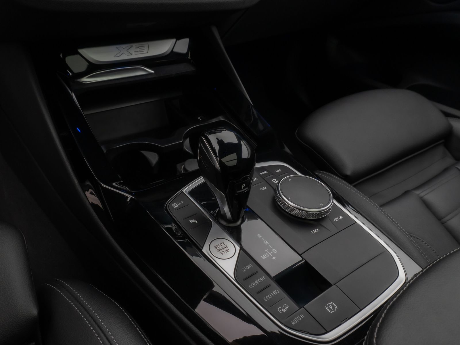 Fahrzeugabbildung BMW X3 xD20i M Sport Kamera Panorama DAB HiFi 20Zoll