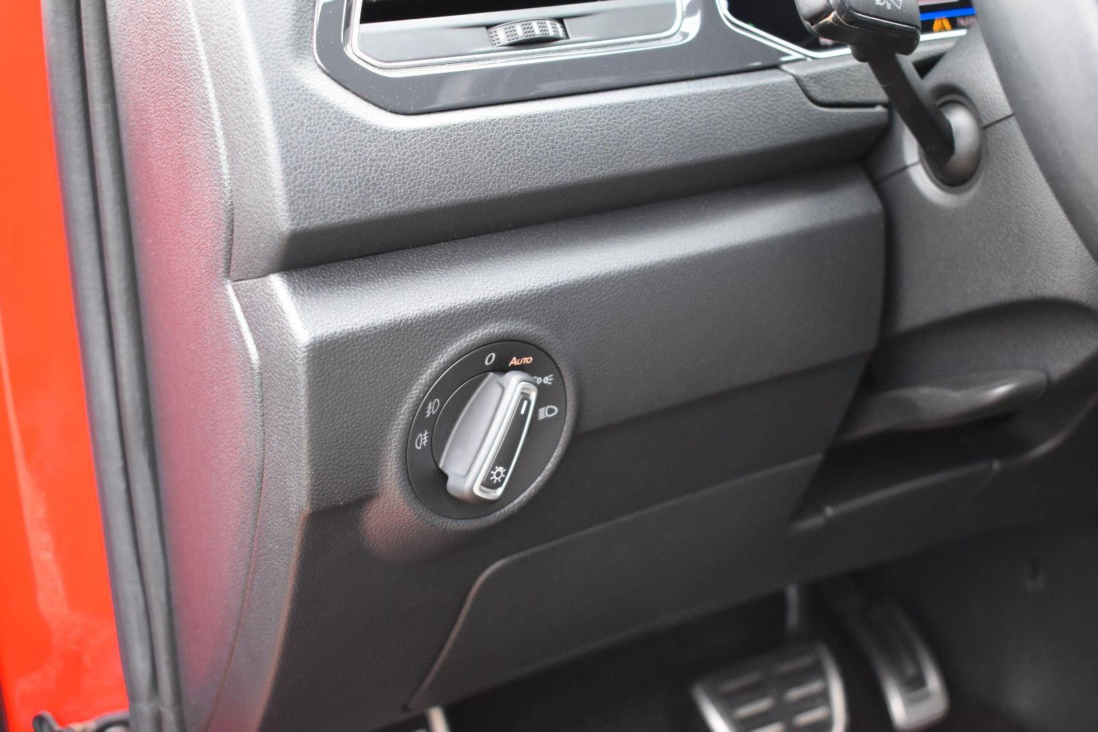 Fahrzeugabbildung Volkswagen T-Roc Sport 4Motion LED AHK Applecar Automatik