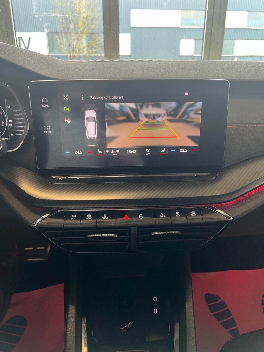 Fahrzeugabbildung SKODA Octavia Combi RS *HEAD*ACC*KAMERA*LED*VIRTUAL*