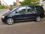 Seat Alhambra Automatik 2007 Banzin 2.0 TÜV 10.2027 - Seat Alhambra in Bremen
