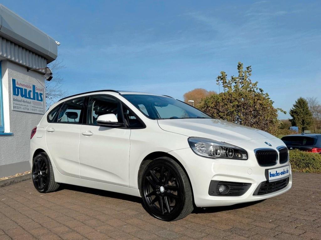 BMW 220d Active Tourer Autom. LED Pano Navi Leder