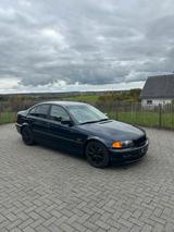 BMW E46 3er limo - BMW aus 2000: 3er
