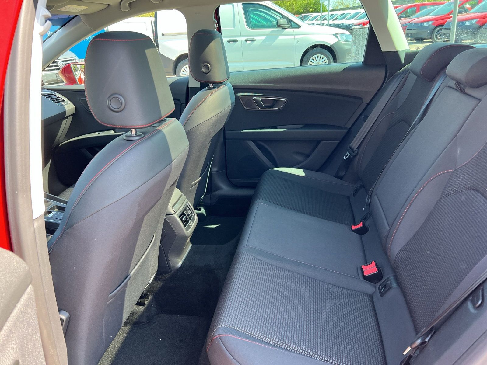 Fahrzeugabbildung SEAT Leon Sportstourer 1.4 TSI FR LED PANO NAVI