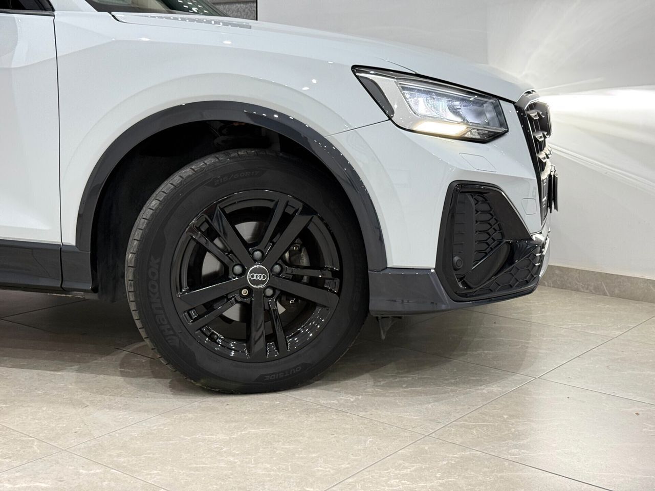 Audi Q2 30 TDI S tronic Identity Black imagem 3