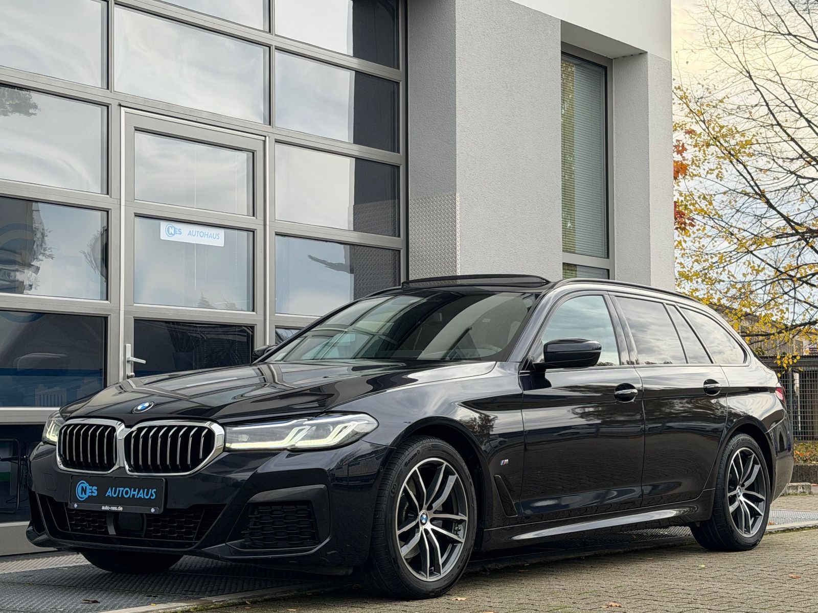 BMW 520dA xD*ACC*M SPORT*PANO*LASER*KAM*HEAD UP*KEY*