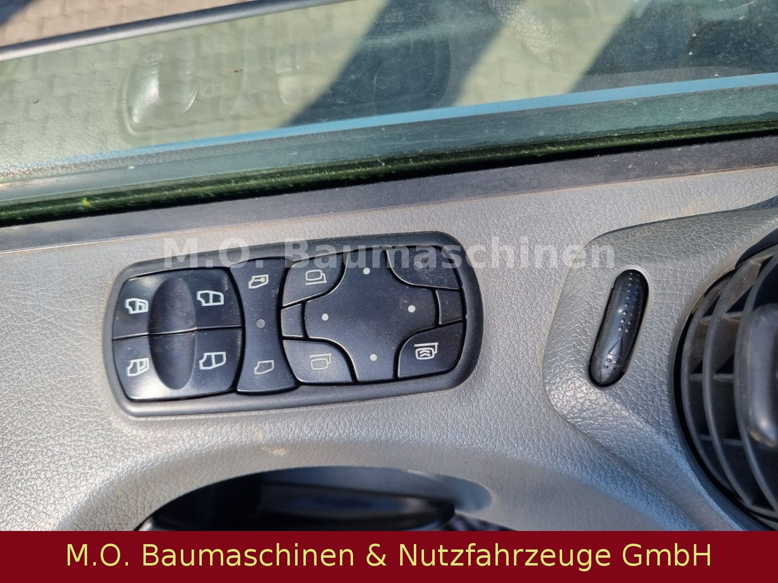 Fahrzeugabbildung Mercedes-Benz Actros 2541 / Saug- & Spühlwagen / 11.000 L /ADR