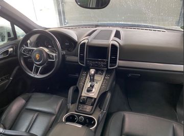 Porsche Cayenne - 9