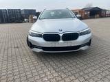 BMW 530 5 Touring 530 d - silberne BMW 530