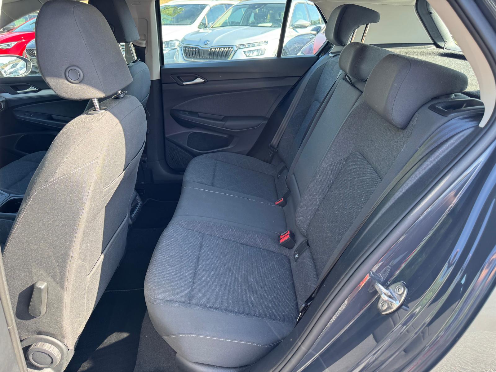 Volkswagen Golf VIII 1.0 eTSI *DSG*LIFE*PDCHI+VO*NAVI*ACC*D, миниатюра 8
