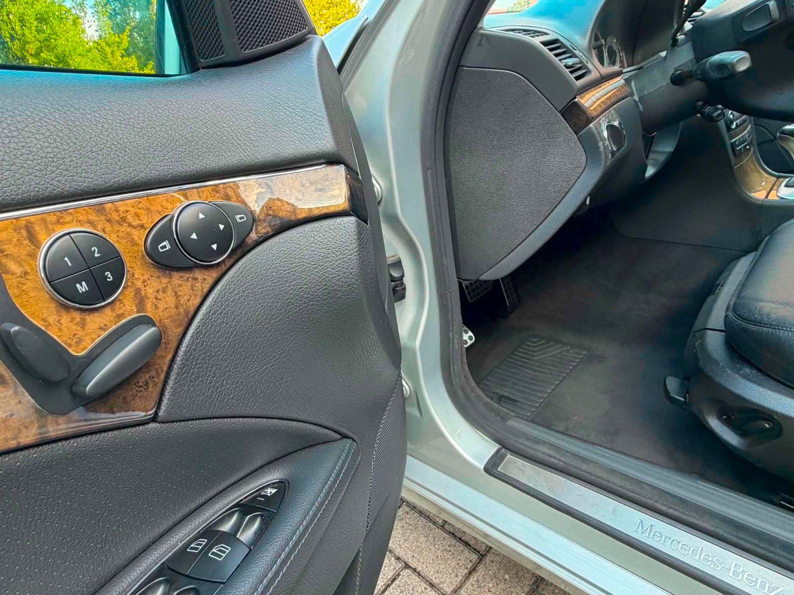 Mercedes-Benz E320 2006 — photo 14