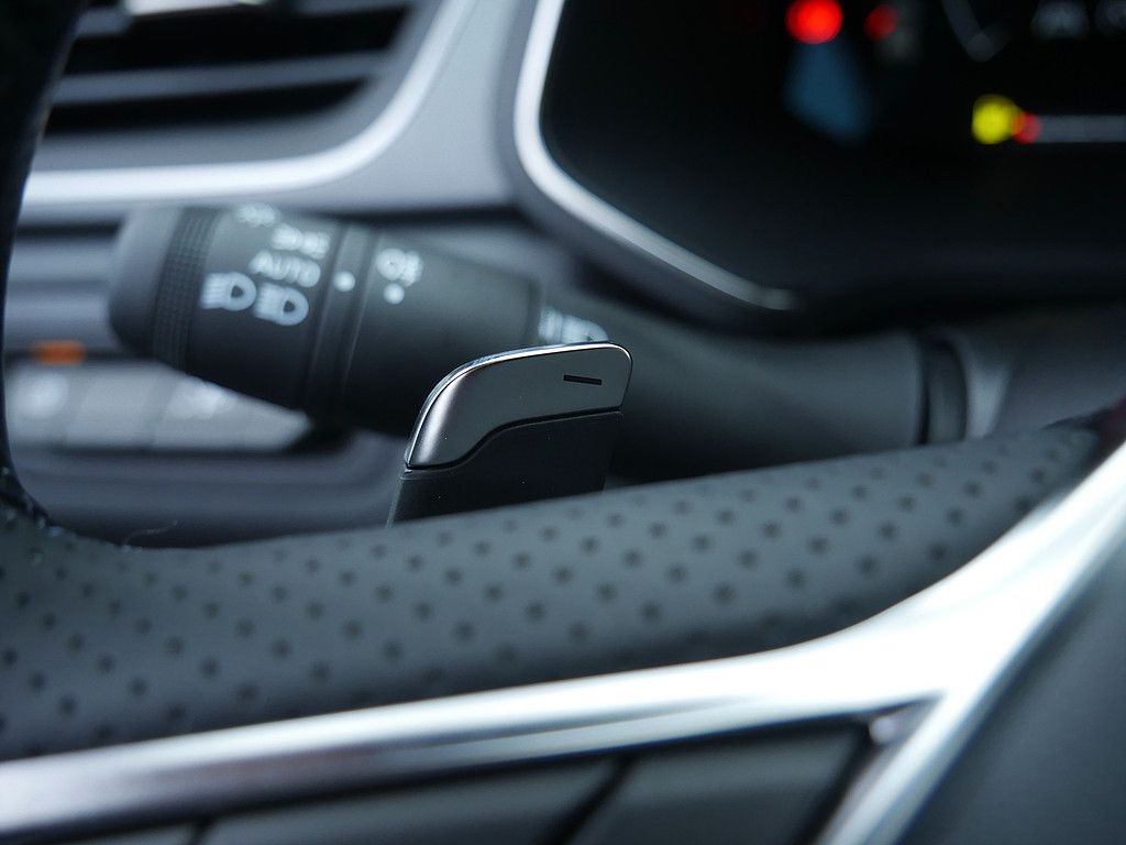 Fahrzeugabbildung Renault Captur Techno TCe 140 EDC Mild Hybrid